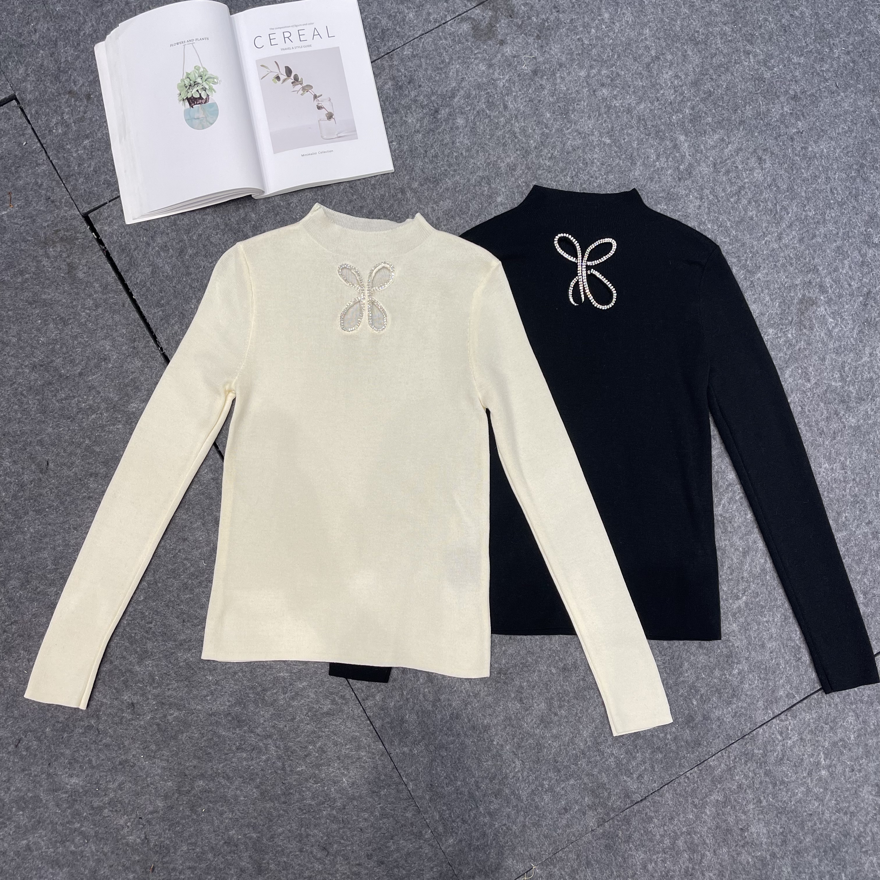 （QINGQING）25半高领蝴蝶镂空烫钻毛针织衫秋冬显瘦新品