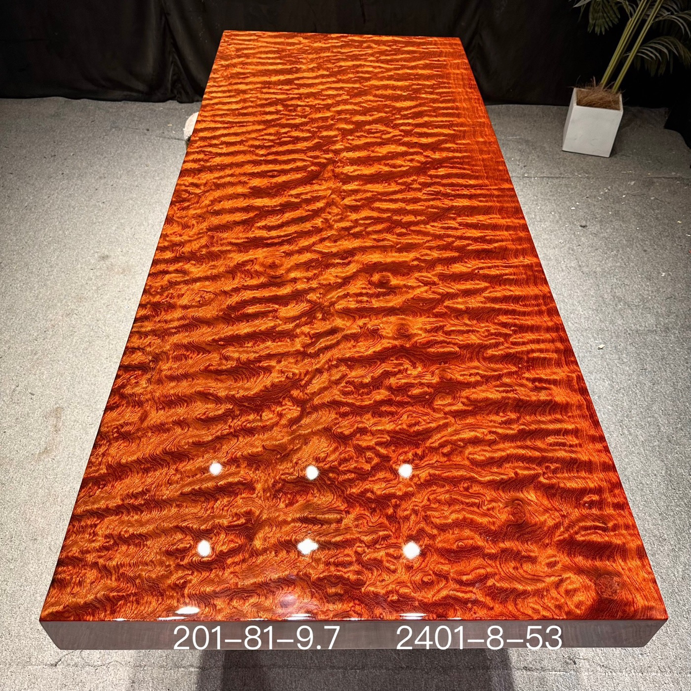 水波球纹巴花大板 201*81*9.7