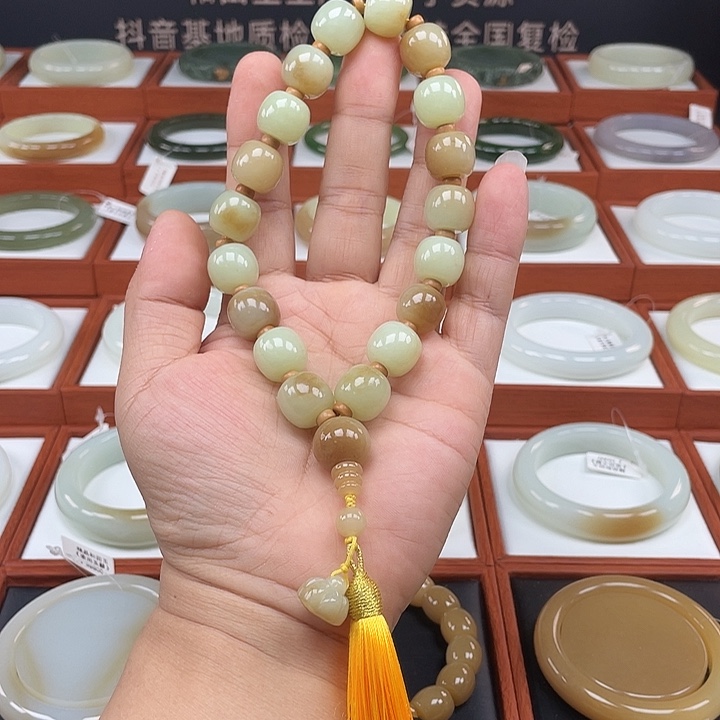 和田玉挂件未镶嵌手持