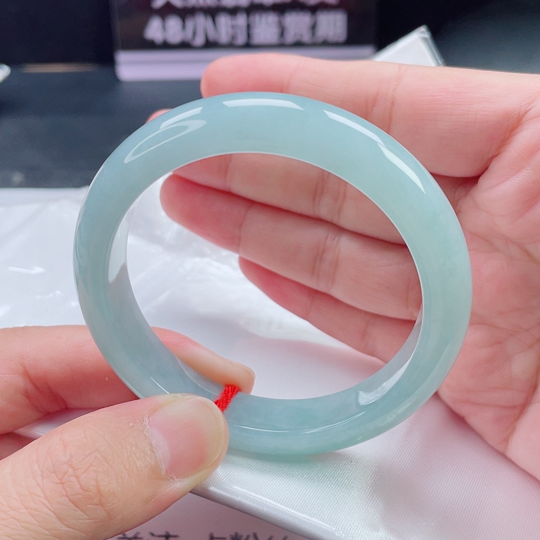 翡翠未镶嵌手镯正圈56