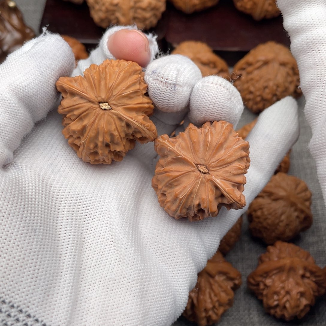 文玩核桃把件?38红皮磨盘