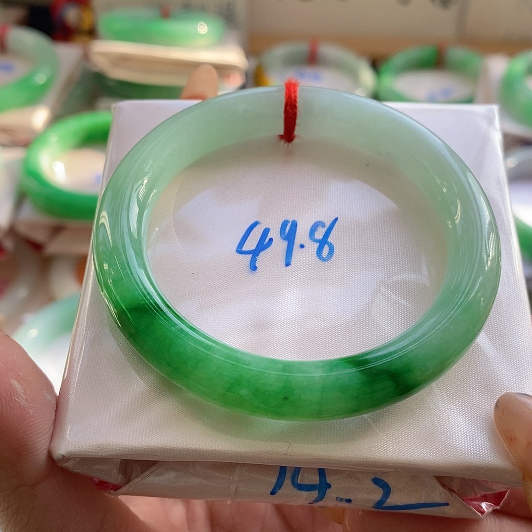 雨***露翡翠未镶嵌手镯手镯