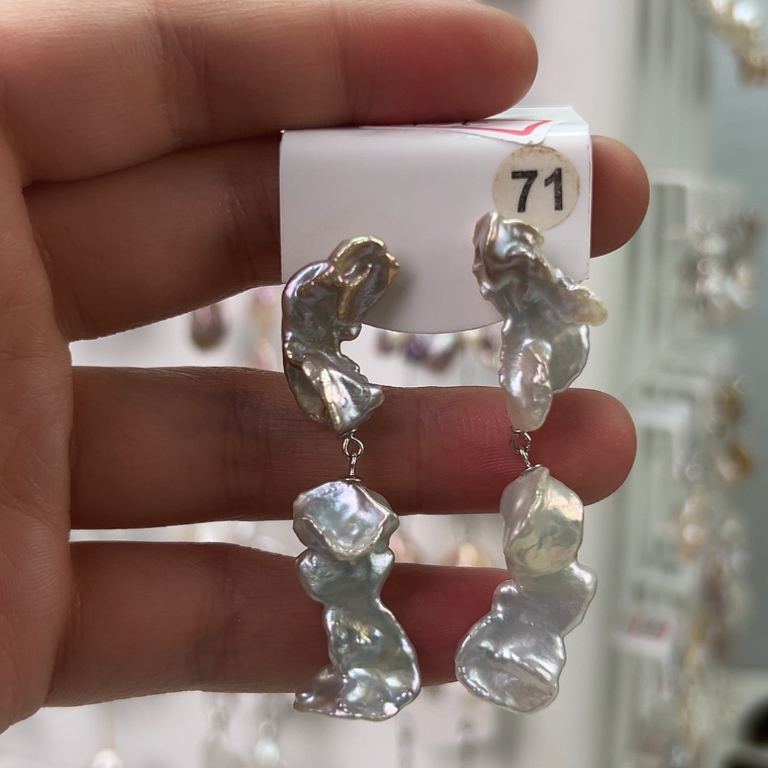 非金属巴洛克花瓣耳饰 