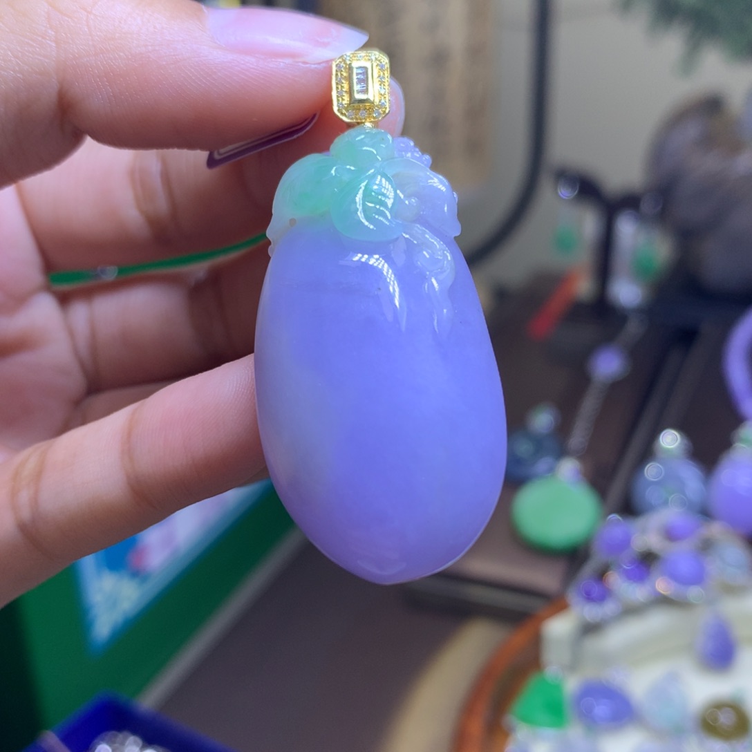 翡翠颈饰18K金镶嵌翡翠