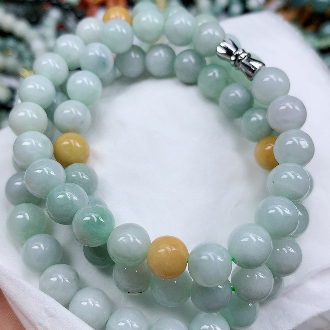 翡翠颈饰未镶嵌手串