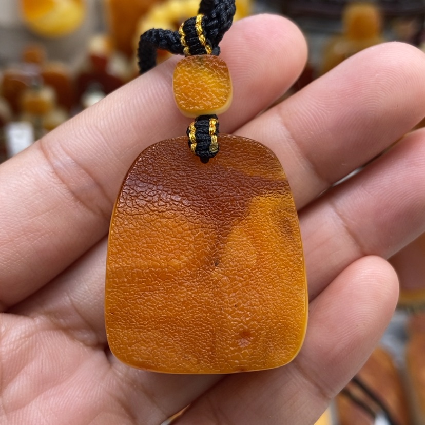 【闪购商品】琥珀颈饰未镶嵌