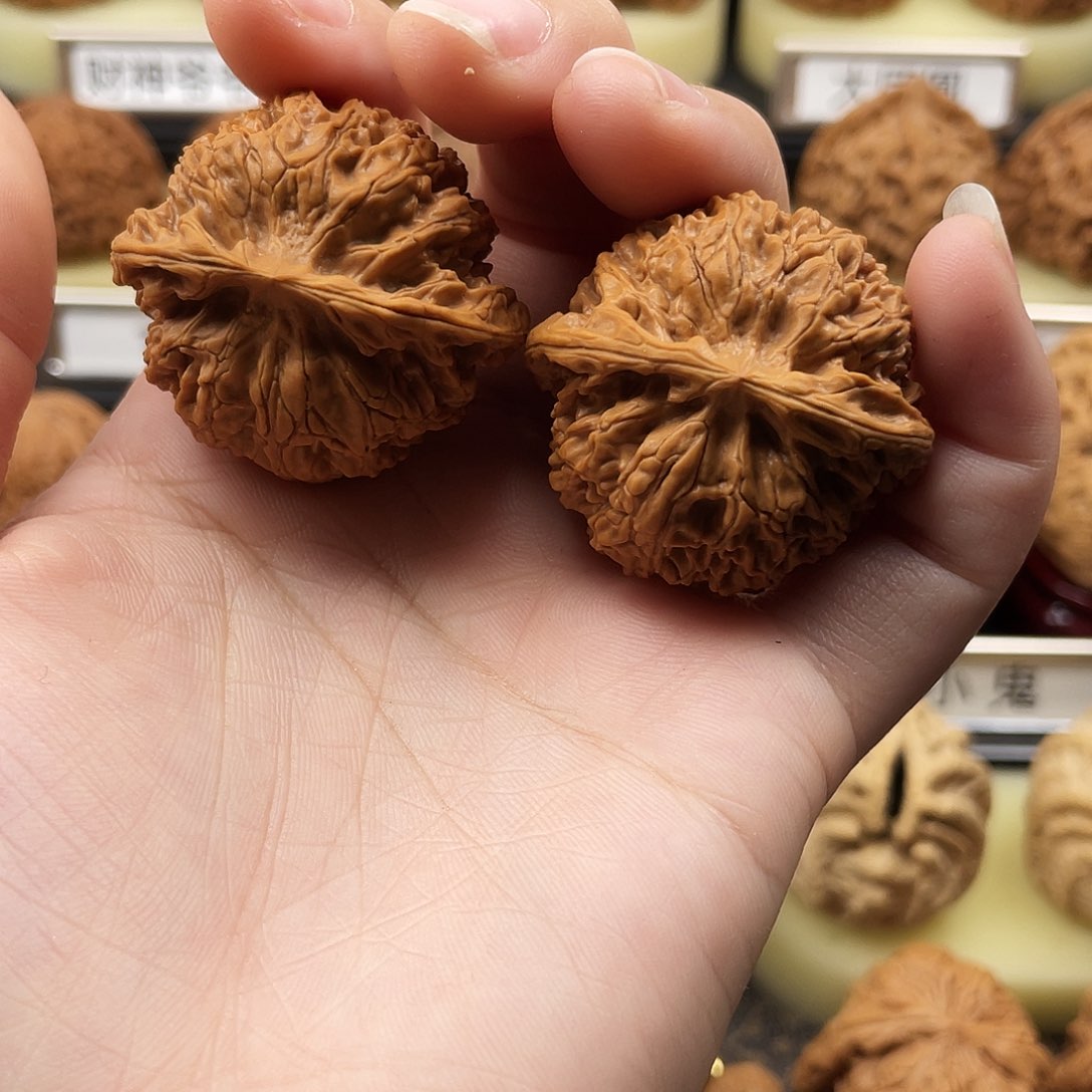 文玩核桃把件苹果园38尺704