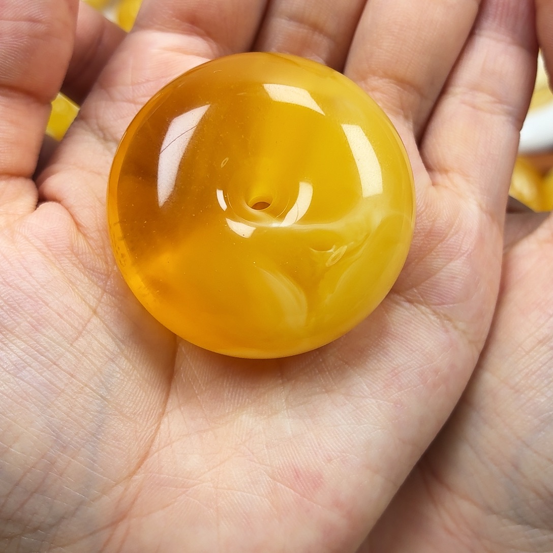 蜜蜡颈饰未镶嵌焦皮妖花平安扣