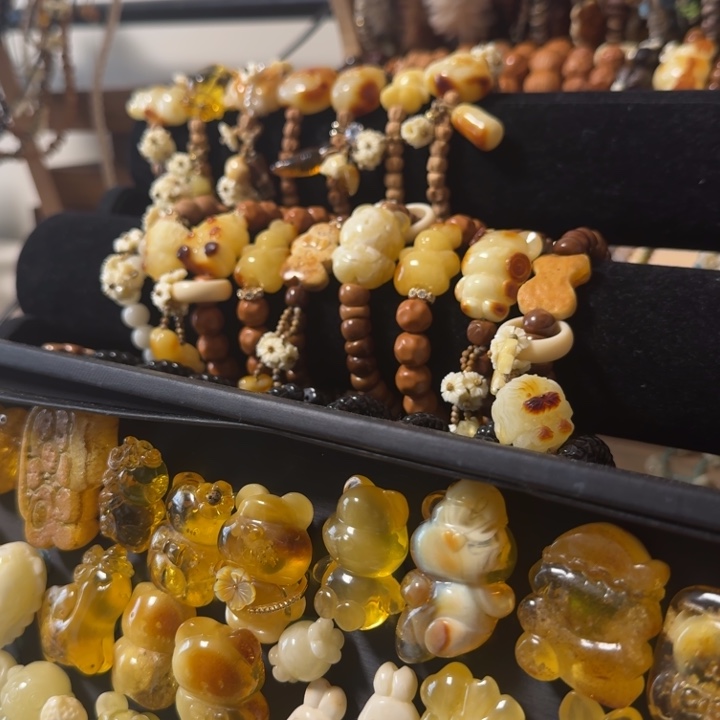 未镶嵌琥珀手链12354687