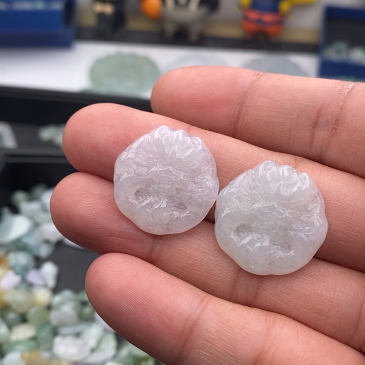 钟***妹翡翠未镶嵌吊坠(不含链)