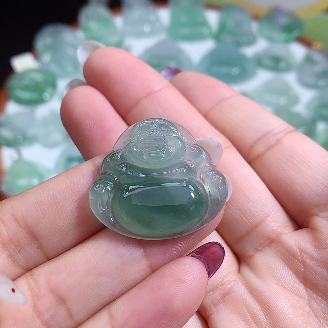 翡翠未镶嵌颈饰佛公