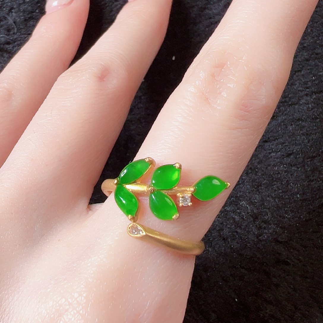 翡翠戒指18K金镶嵌签收后24小时鉴赏期，过时不退