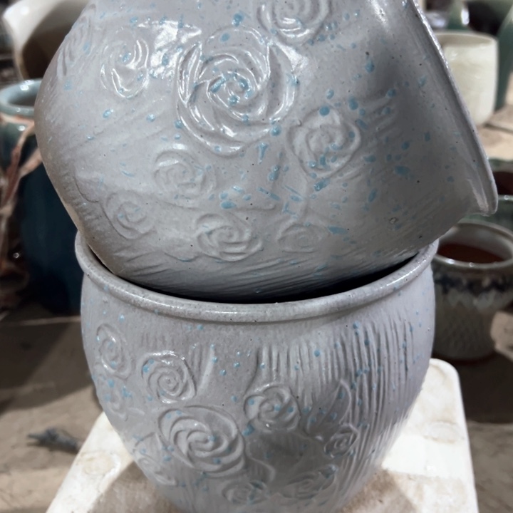 红陶瑕疵20-18两个