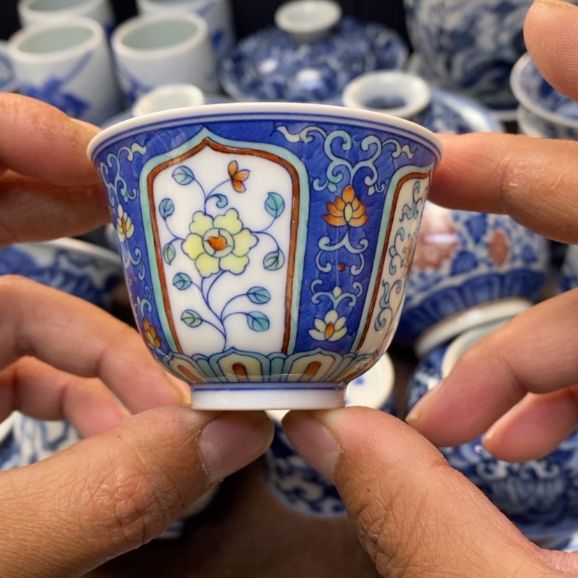 【闪购商品】景德镇青花斗彩主人杯