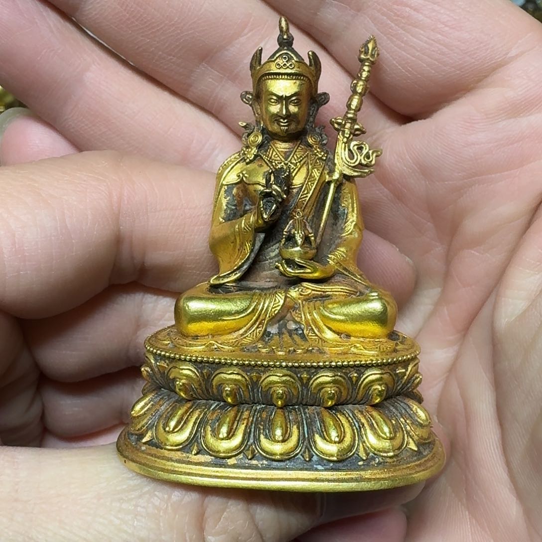 京门圜铜鎏金的莲花生大师