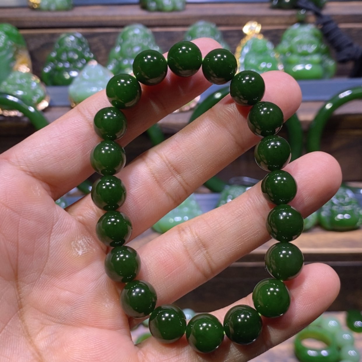 【闪购商品】和田玉未镶嵌吊坠(不含链)@***淡红皮菠菜绿手串9.9