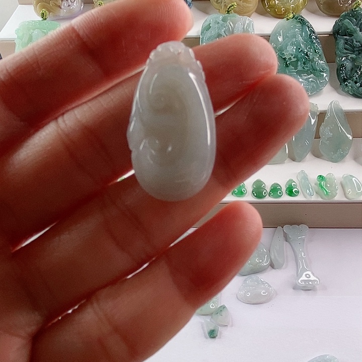 颈饰未镶嵌翡翠天然翡翠