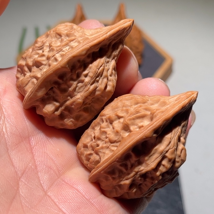 文玩核桃吊坠红樱枪