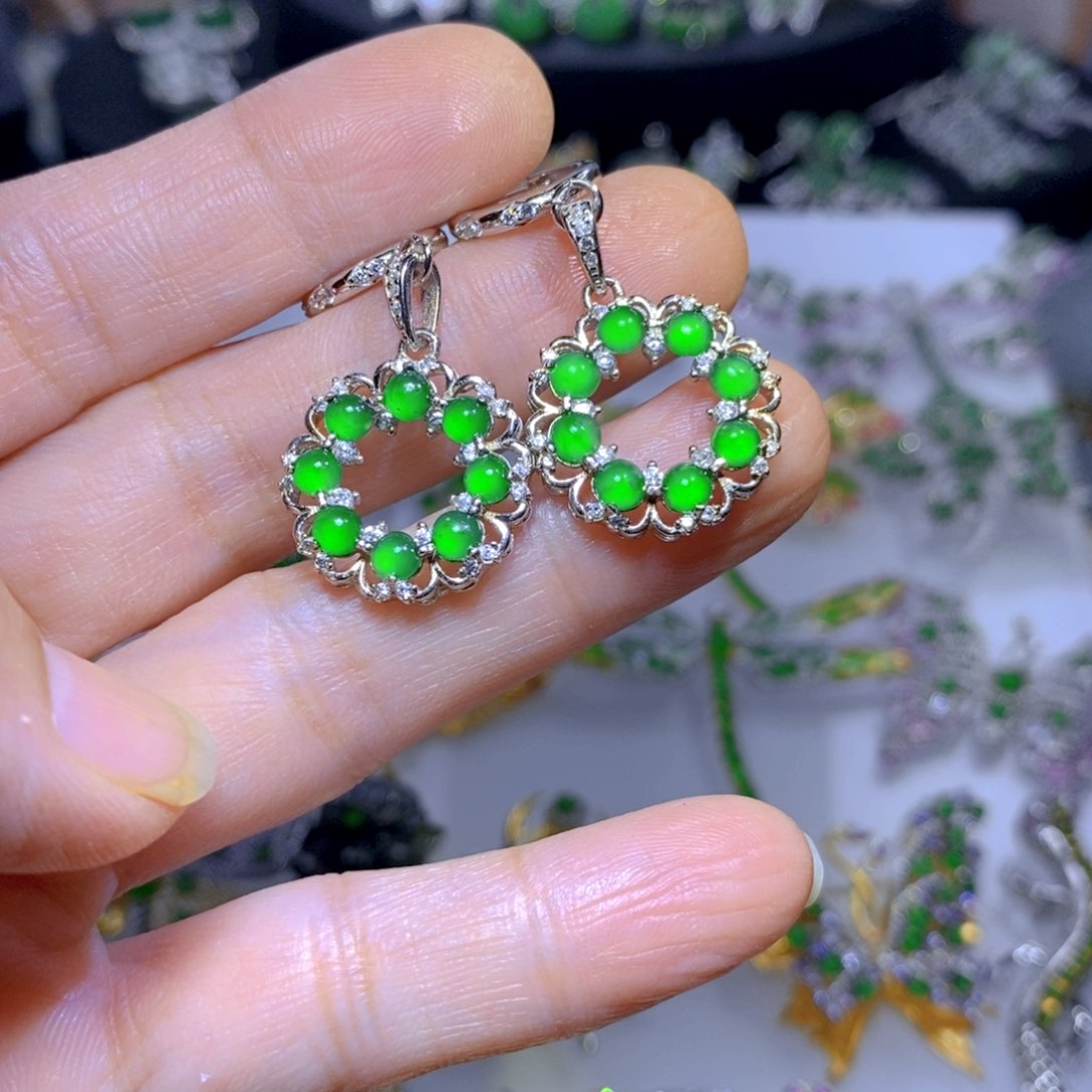 翡翠颈饰银S925镶嵌天然翡翠