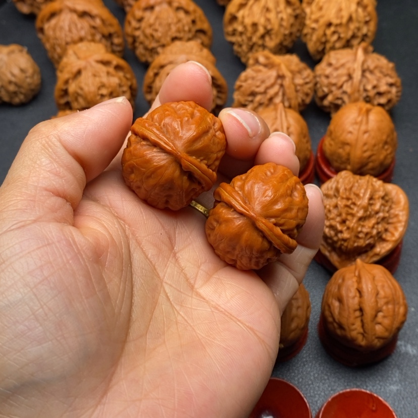 【闪购商品】文玩核桃把件蛇皮球