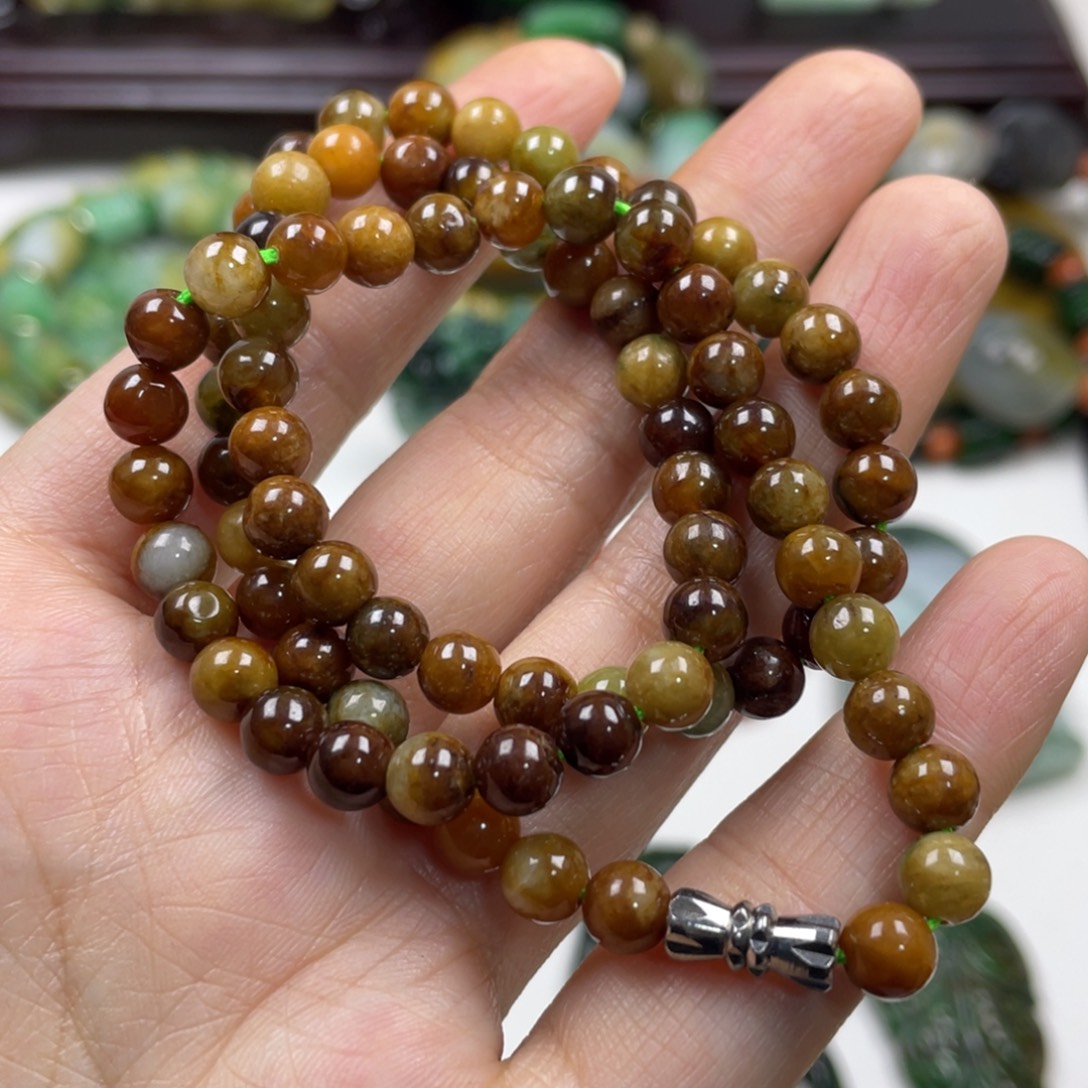 翡翠未镶嵌颈饰牌子