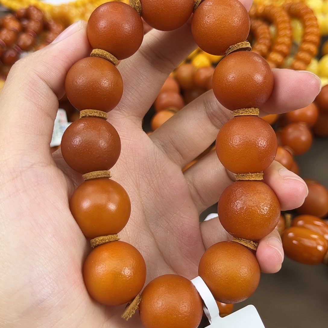 琥珀颈饰未镶嵌蜜蜡
