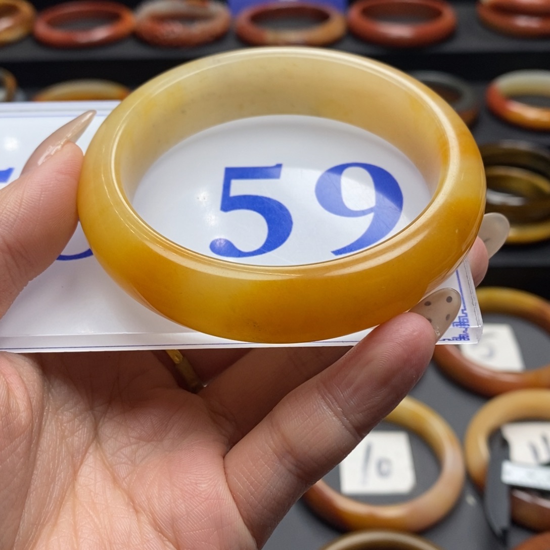 石英质玉（黄龙玉）手镯未镶嵌