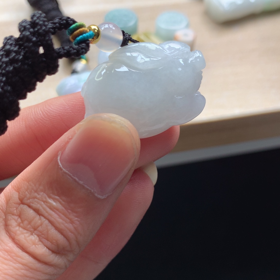 颈饰未镶嵌翡翠吊坠