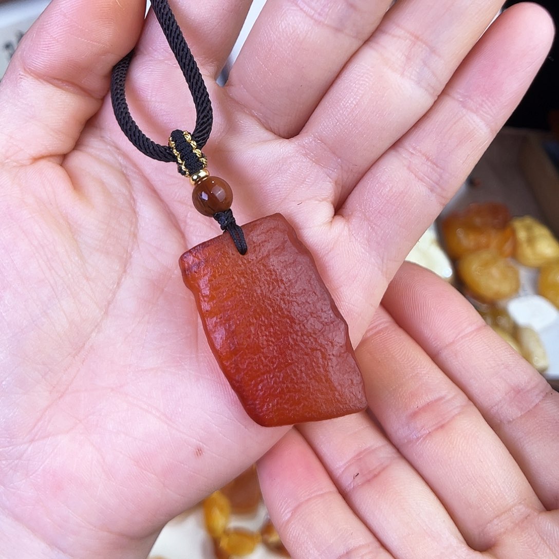 琥珀珠宝奇石未镶嵌，