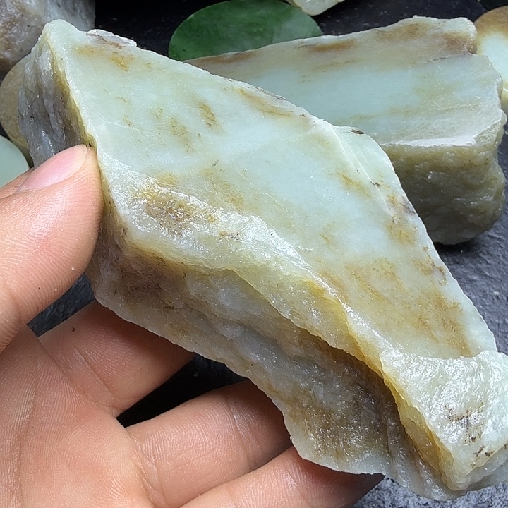 和田玉（糖玉）未镶嵌珠宝奇石