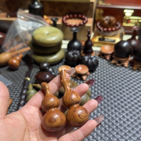 维腊木（绿檀）德**兴