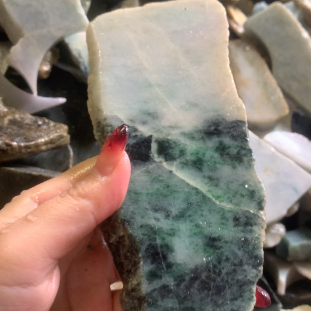 翡翠颈饰未镶嵌缅甸翡翠