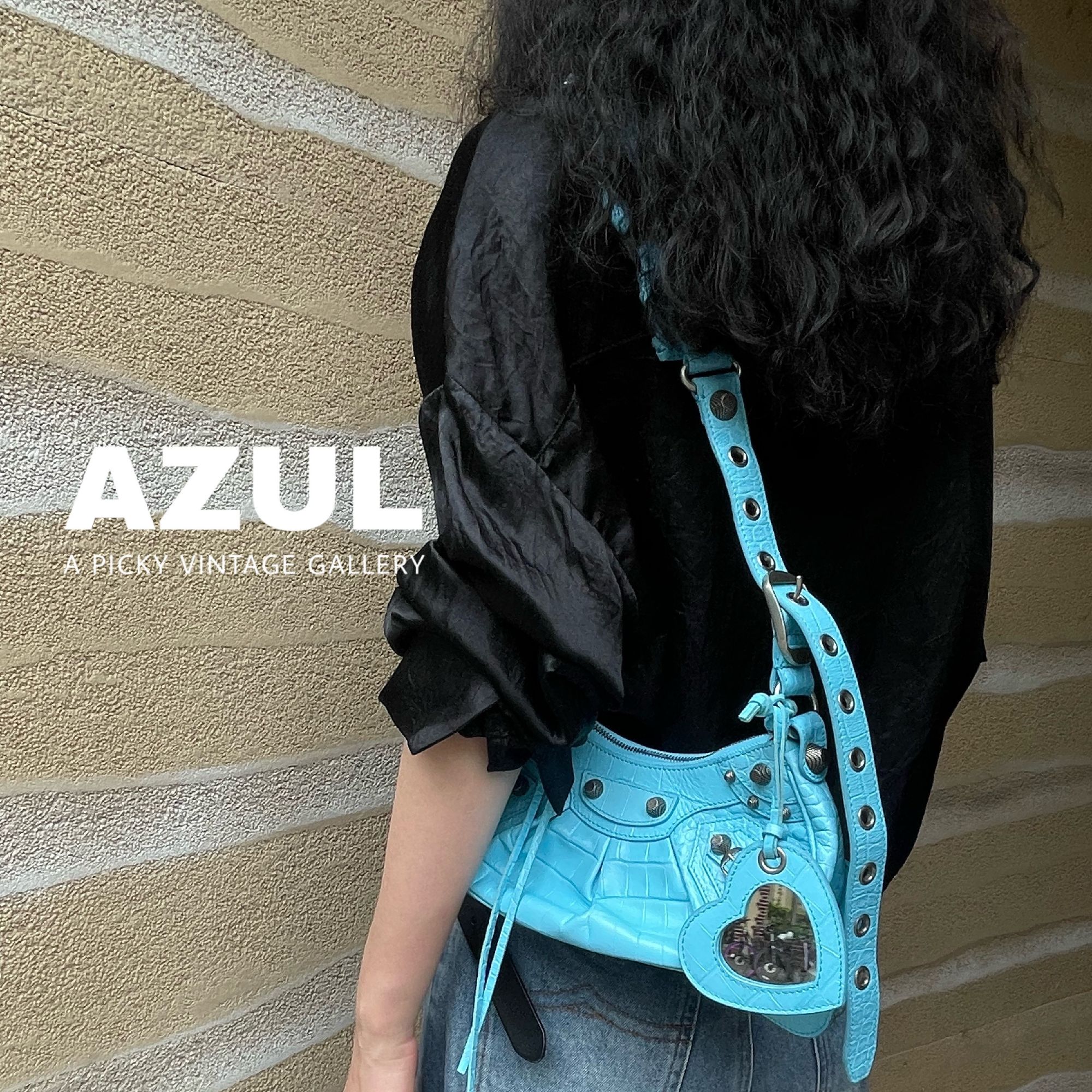 95新 Balenciaga/巴黎世家 蓝色鳄压lecagole月牙机车单肩包44076