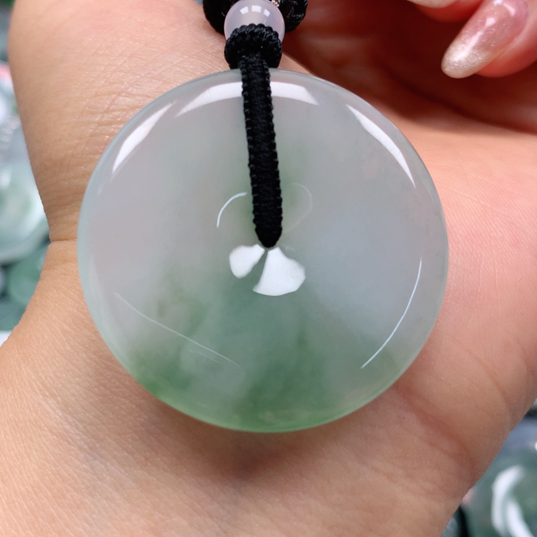 翡翠颈饰未镶嵌天然翡翠