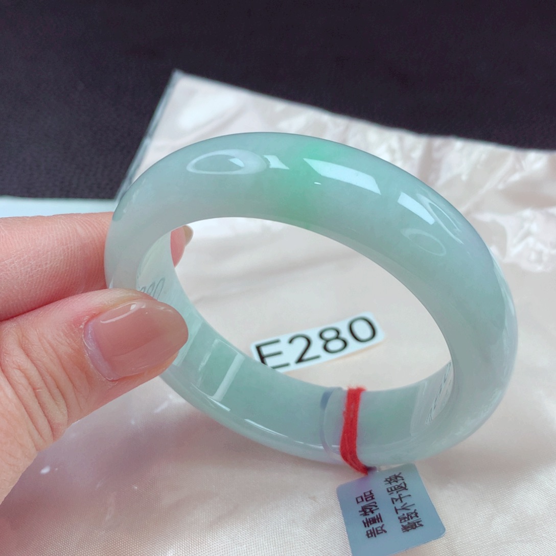 翡翠手镯未镶嵌手镯88