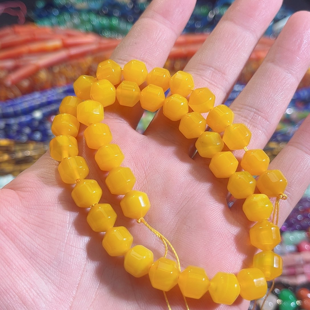 玛瑙/玉髓未镶嵌珠宝半成品黄玛瑙路路通一条10mm