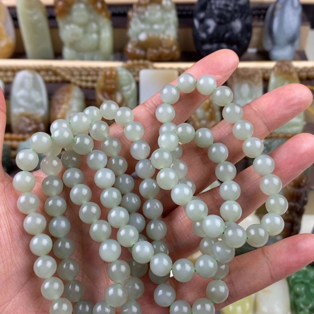 溶***》和田玉未镶嵌颈饰