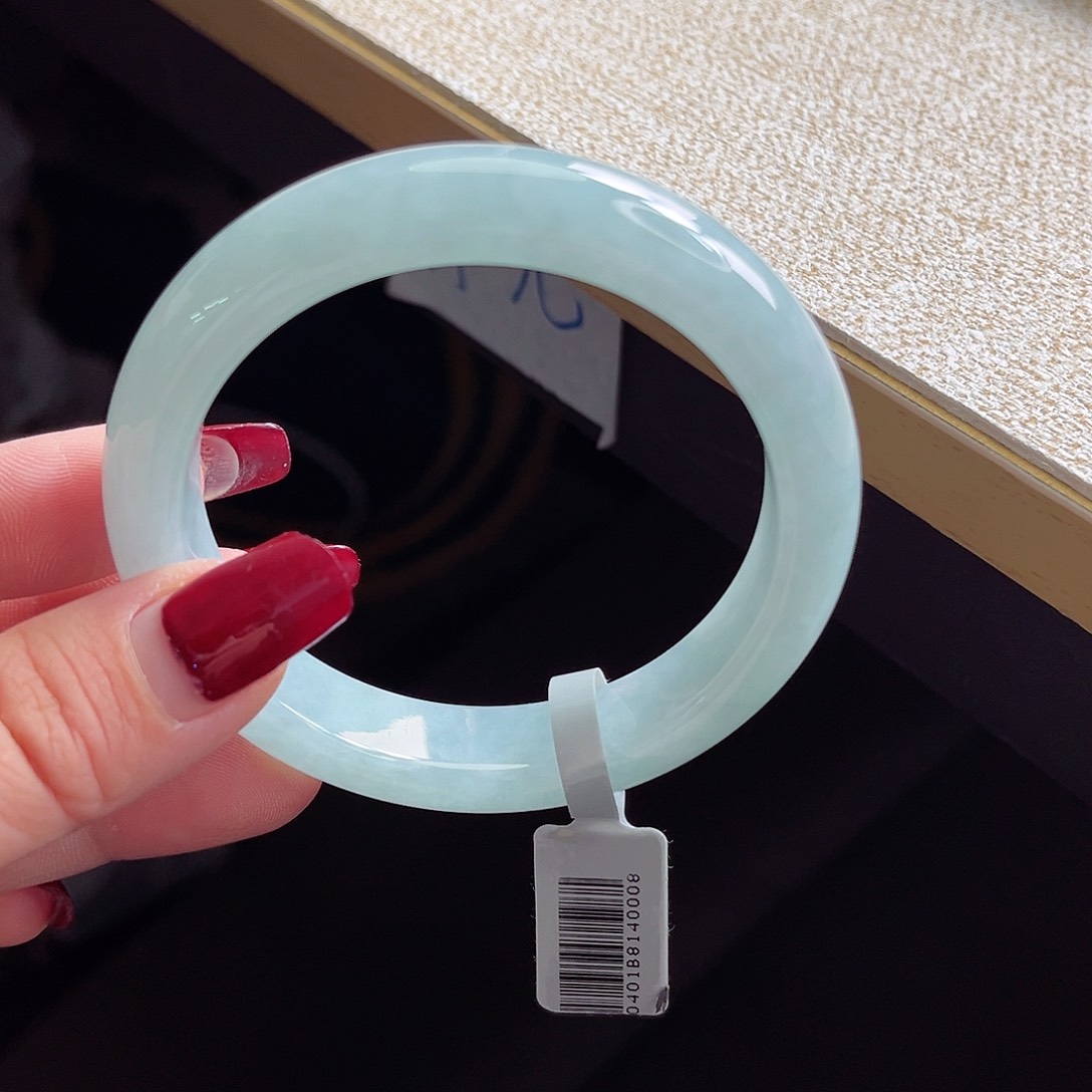 翡翠手镯未镶嵌手镯