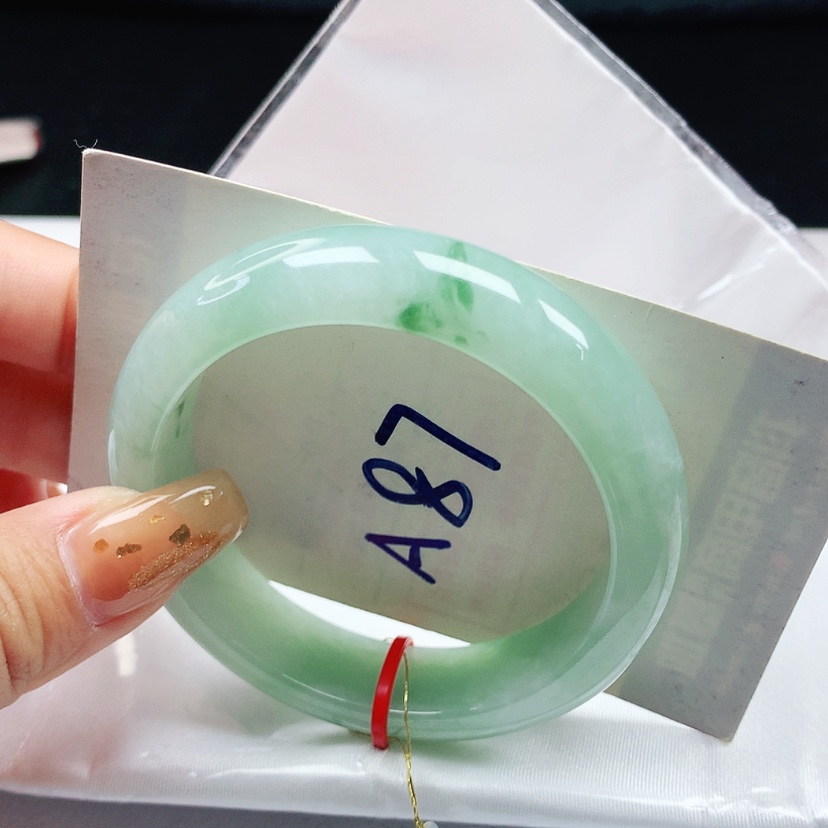 【闪购商品】翡翠手镯未镶嵌 正圈52+