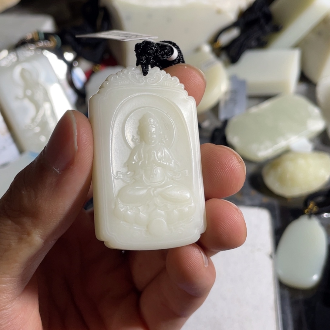 和田玉未镶嵌颈饰