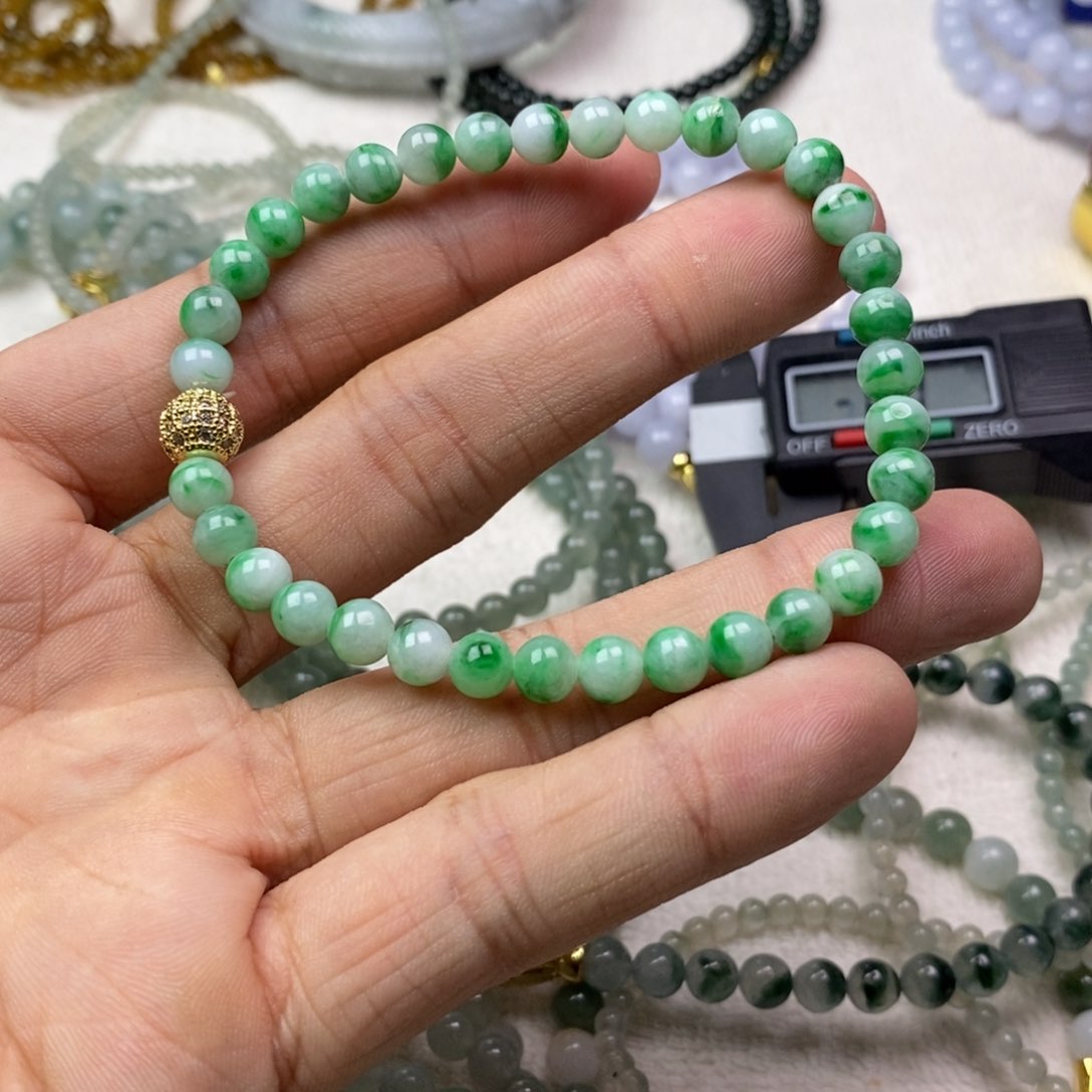 未镶嵌定制翡翠翡翠绿手串