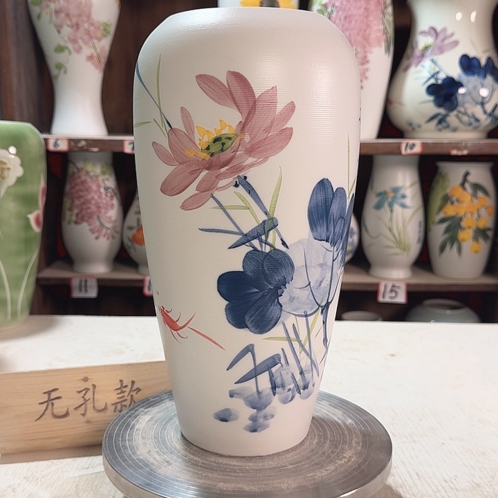 陶大萝卜青花荷花陶瓷