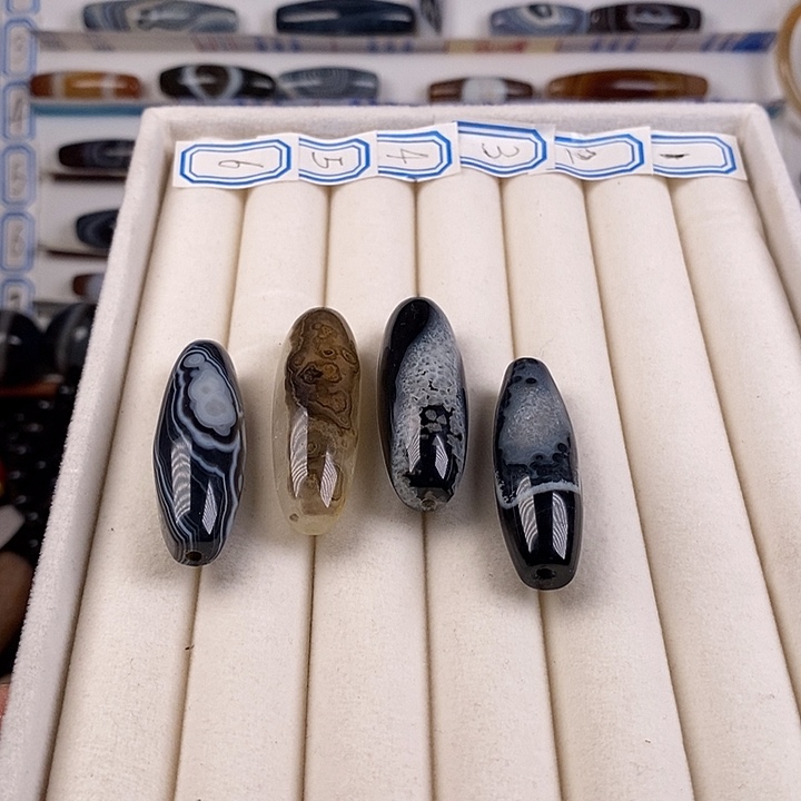 小***兔玛瑙/玉髓未镶嵌珠宝半成品