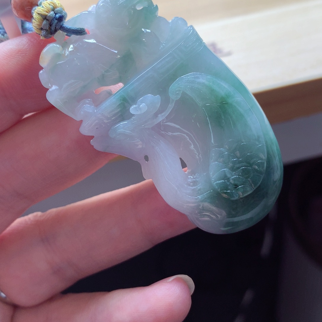 翡翠颈饰未镶嵌吊坠