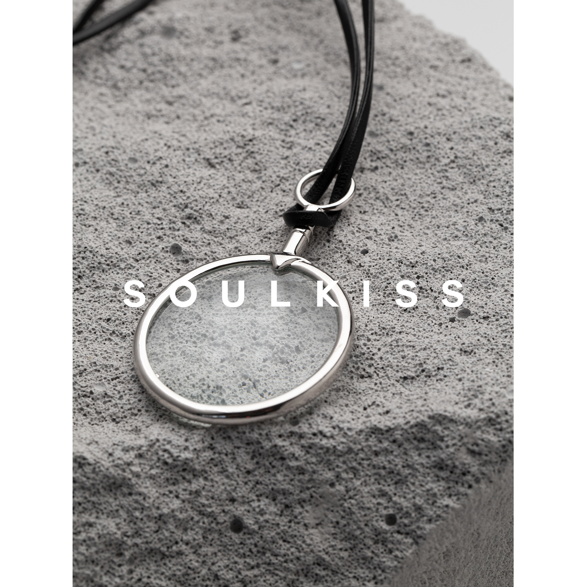  SOULKISS造型神器 黄金年代孤品感小羊皮挂绳单面放大镜中古项链