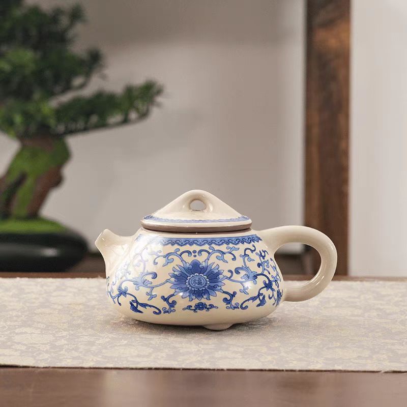 F033缠枝莲石瓢茶壶