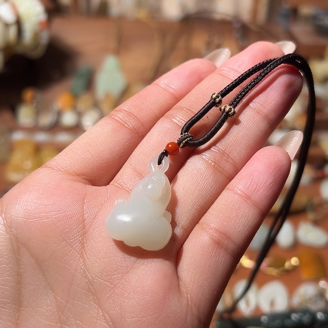 和田玉颈饰未镶嵌