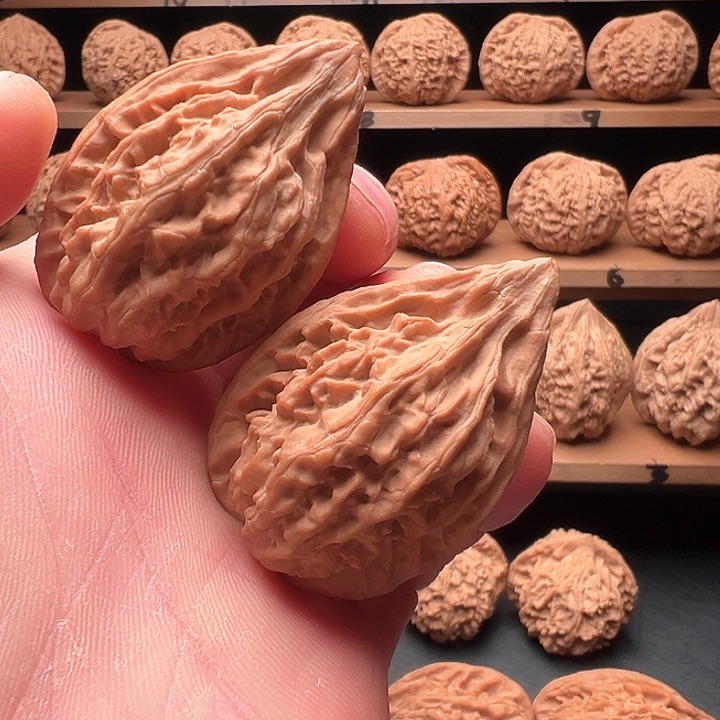 文玩核桃把件红缨枪