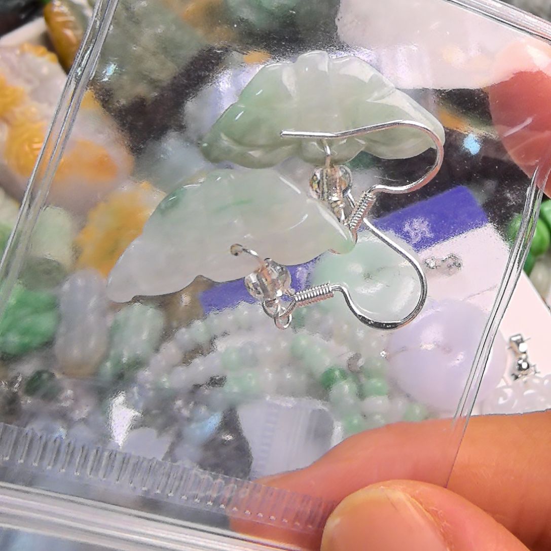 翡翠颈饰未镶嵌耳沟