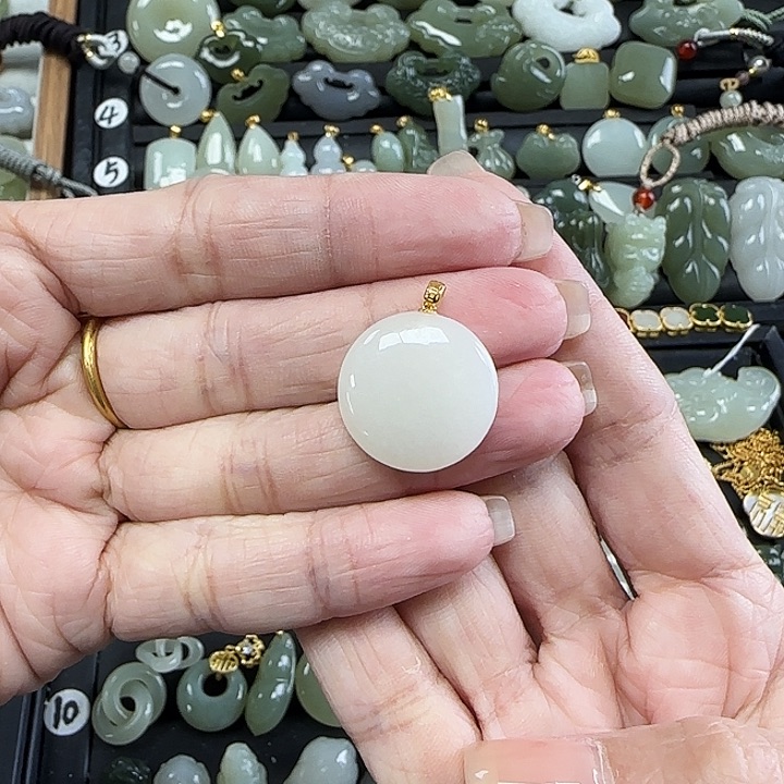 和田玉18K金镶嵌吊坠(不含链)